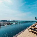 Central Pattaya, Best Location With Infinity Pool